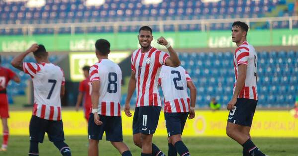 La Nación / Dos inspiraciones para triunfo de la Albirroja