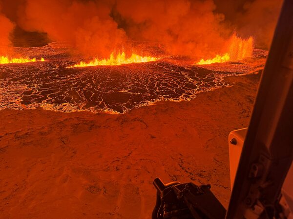 Revelan impactantes imágenes de la erupción de un volcán en Islandia - Unicanal