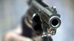 Diario HOY | Hombre ligó 10 años de cárcel tras amenazar con arma a conductor y a su esposa