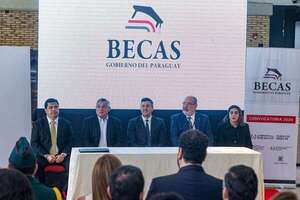 Lanzan convocatoria para adjudicar 5.000 becas universitarias