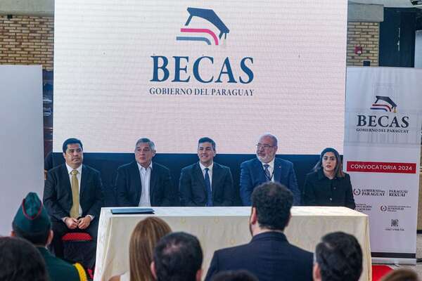 Lanzan convocatoria para adjudicar 5.000 becas universitarias