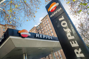 Pdvsa y Repsol suscriben un acuerdo marco para reactivar una empresa petrolera - Revista PLUS