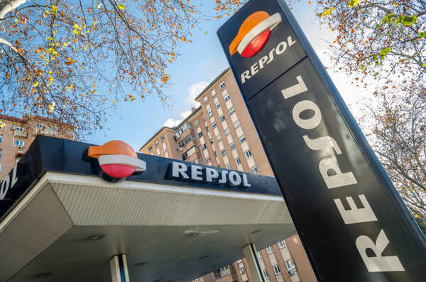 Pdvsa y Repsol suscriben un acuerdo marco para reactivar una empresa petrolera - Revista PLUS