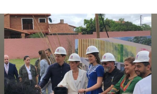 Nadia Ferreira encabezó palada inicial de Maestro Cares en Paraguay