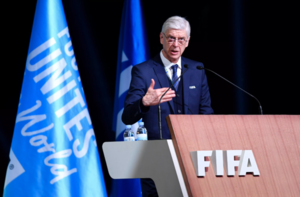 Versus / Wenger defiende el Mundial de Clubes de 32 equipos