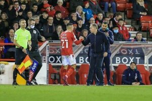 Versus / Nottingham Forest despide al DT que había llevado en su momento a Braian Ojeda