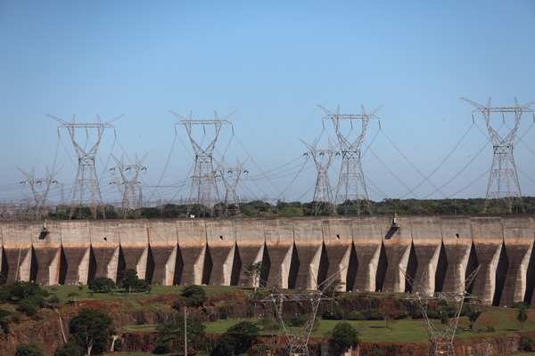 Itaipú supera otro récord de producción diaria y sistema de la ANDE alcanza su pico de demanda - ADN Digital