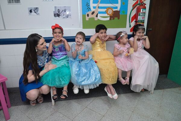 Con palada inicial se dio inicio al Centro de Ayuda a niños con cáncer que llevan adelante Nadia Ferreira y Marc Anthony - Unicanal