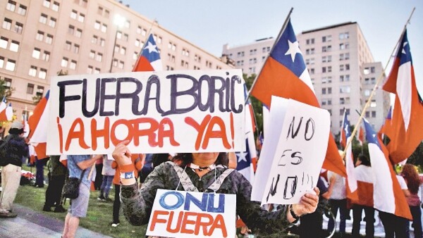 Chile se enfoca en reforma fiscal tras fracaso constitucional