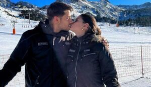 ¡Oky el amor! Iván “Tito” Torres y su novia disfrutando de su amor en las nieves