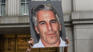Juez ordena publicar nombres de personas asociadas con caso de Epstein