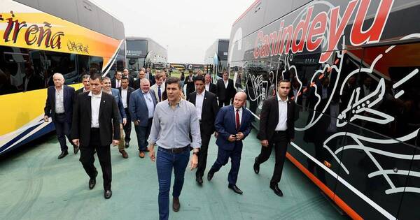 La Nación / Gobierno anuncia reducción del pasaje del transporte