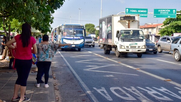 Pasajeros se descompensan al viajar en bus diferencial en pésimo estado
