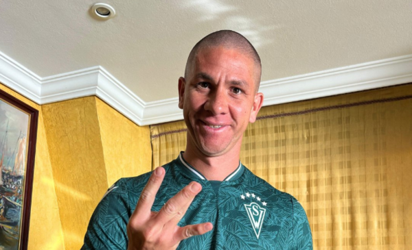 Versus / Danilo Ortiz continuará en el fútbol chileno