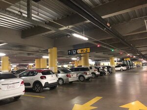 Diario HOY | Los shoppings cobrarán estacionamiento