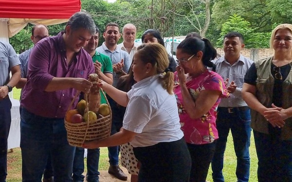 Intendente Marcos Benítez realiza Día de Gobierno en Yukyty - Noticiero Paraguay