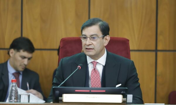 Congreso contratará más funcionarios y Beto Ovelar dice que es “normal” que contraten a su hijo