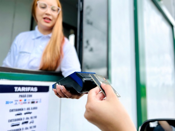 En 4 puestos de peaje ya se puede pagar con QR y tarjetas | 1000 Noticias