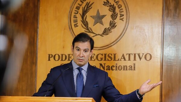 Ovelar alardea que su hijo tiene “más chances” de acceder a cargos por ser de “colegio top”