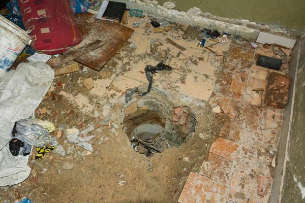 Hallan armas, drogas, dinero y bebidas en túnel dentro de la penitenciaría de Tacumbú