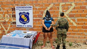 Diario HOY | Durante allanamiento detienen a distribuidora de crack en Luque