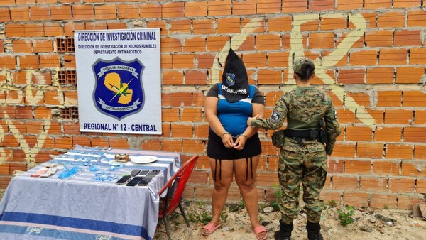 Diario HOY | Durante allanamiento detienen a distribuidora de crack en Luque