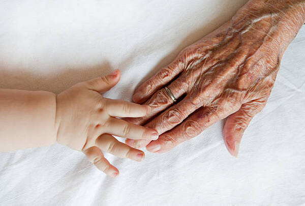 Fiscalía obtuvo 10 años de prisión para una abuela que consentía que su pareja abuse sexualmente de sus tres nietos