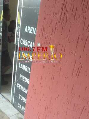 Disparan contra una tienda en el barrio Virgen de Caacupé - Radio Imperio 106.7 FM