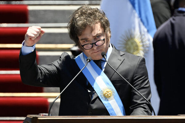 Diario HOY | Milei ordena una vasta desregulación de la economía en Argentina