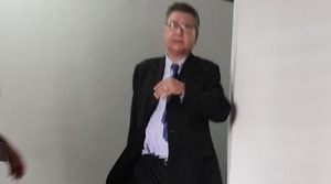Exdecano declaró ante fiscala que Rivas  lo visitó para apurar que firme su título
