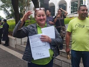 Blanca Ávalos: “Beto Ovelar se burla del pueblo y de la educación pública” · Radio Monumental 1080 AM