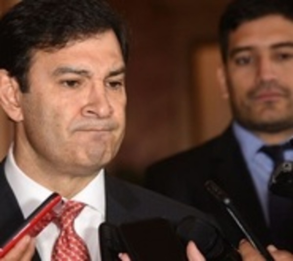 Ovelar hace mea culpa sobre contratación de su hijo - Paraguay.com