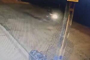 "Dame tu celular o te disparo acá mismo": una joven fue asaltada frente a su casa