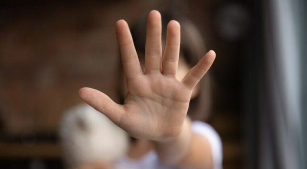 Abuela que permitía que su pareja abuse de sus nietos fue condenada a 10 años de cárcel - Noticiero Paraguay