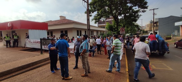 Jueza debe decidir futuro de intendente de Jesús y hurreros se manifiestan para "salvarlo"