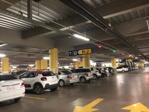 Centros comerciales cobrarán estacionamiento en el próximo año - Portal Digital Cáritas Universidad Católica