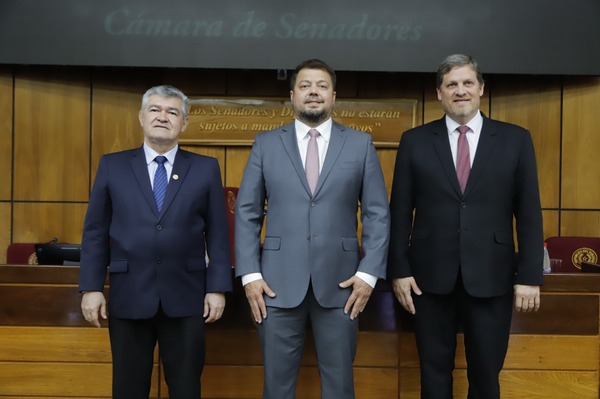 Diario HOY | Eligen mesa directiva de la Comisión Permanente del Congreso