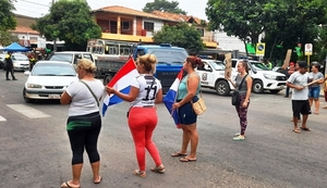 Vendedores presionan para instalarse en avenida luqueña •