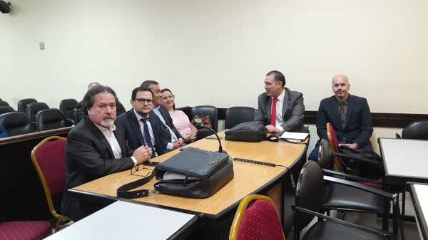 Justicia absuelve a exfiscal general del Estado | 1000 Noticias