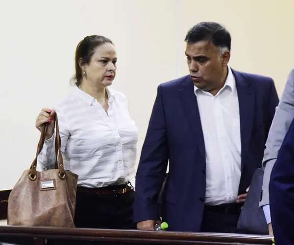 Tribunal “blanquea” a ex fiscal general Javier Díaz Verón y su esposa - Nacionales - ABC Color