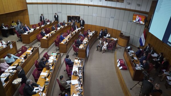 Senadores se blindan para la pérdida de investidura | OnLivePy