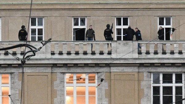 Un hombre armado mata a más de 15 personas en una universidad de Praga