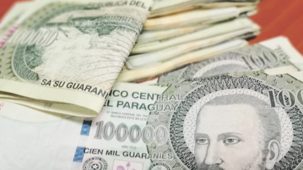 Le echaron por enseñar a sus compañeros cómo calcular el aguinaldo - Noticiero Paraguay