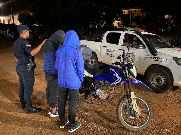Aprehenden a dos personas en flagrancia por hurto agravado e incautación de motocicletas