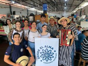 Llevaron serenata navideña a varias dependencias de la Municipalidad » San Lorenzo PY