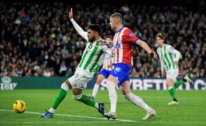 Versus / El "sorprendente" Girona cerrará el 2023 como puntero de LaLiga de España