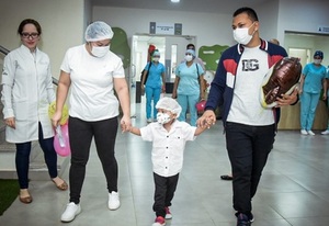 Éxito en trasplante de médula a niño salvadoreño en Paraguay - Noticiero Paraguay