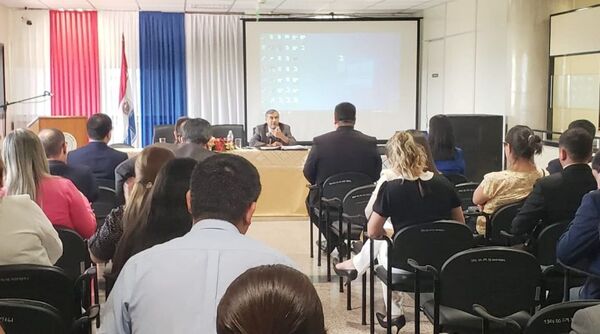 Ministro Ramírez Candia disertó en Diplomado Multifuero