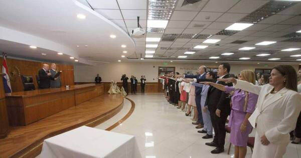 La Nación / Jueces juraron para distintas circunscripciones judiciales del país