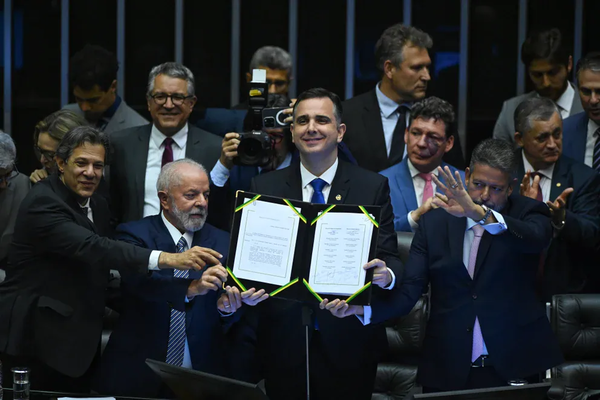 Brasil: Lula celebró la promulgación de la primera reforma tributaria en democracia - Megacadena - Diario Digital